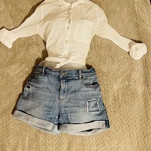 Ann Taylor Lift Distressed Denim Shorts size 8
